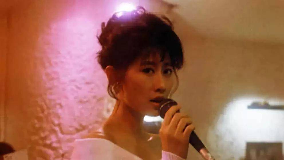 叶倩文:我在舞厅唱歌,周润发从我面前走过,他就是个正派人物