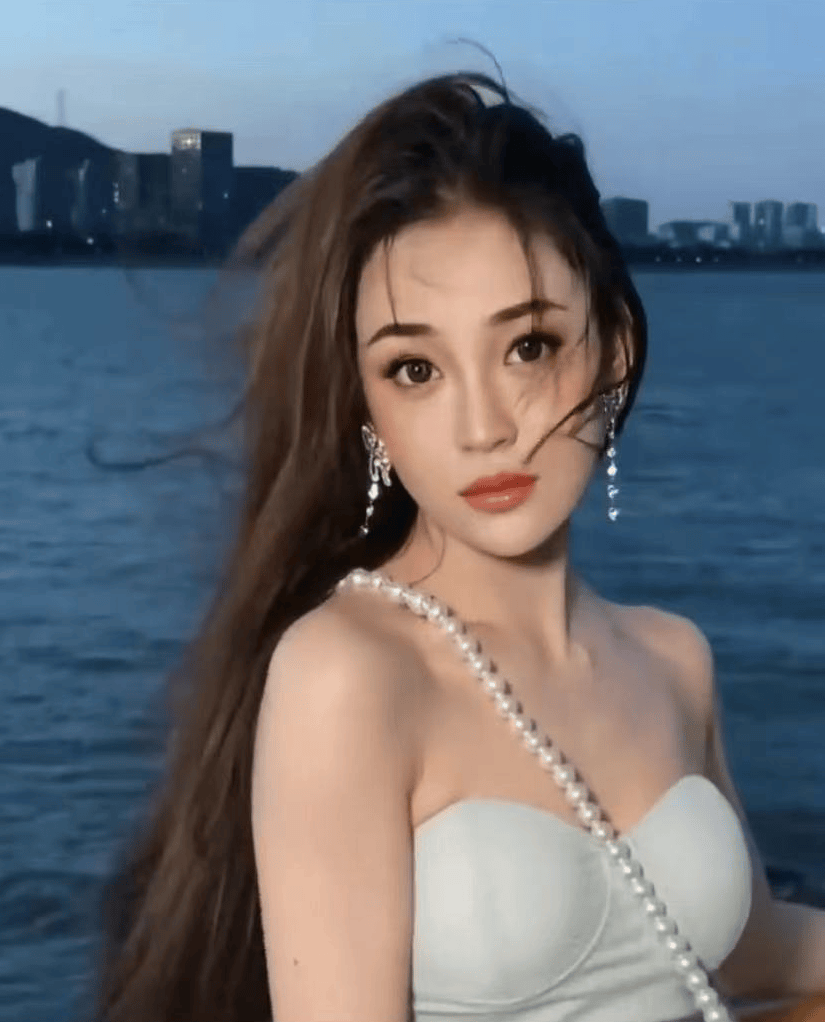 与吴秀波秘密恋爱7年,换来3年牢狱之灾,出狱后陈昱霖过得如何?