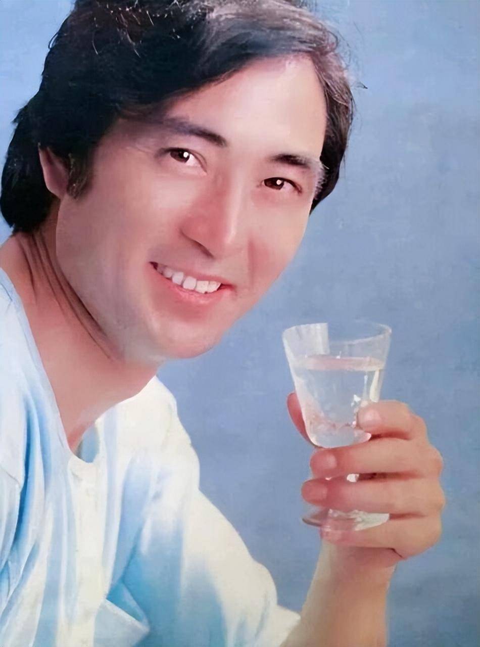 昔日上影帅小伙人品好演技佳,离世3年后,女儿却与前妻争家产_翟乃社