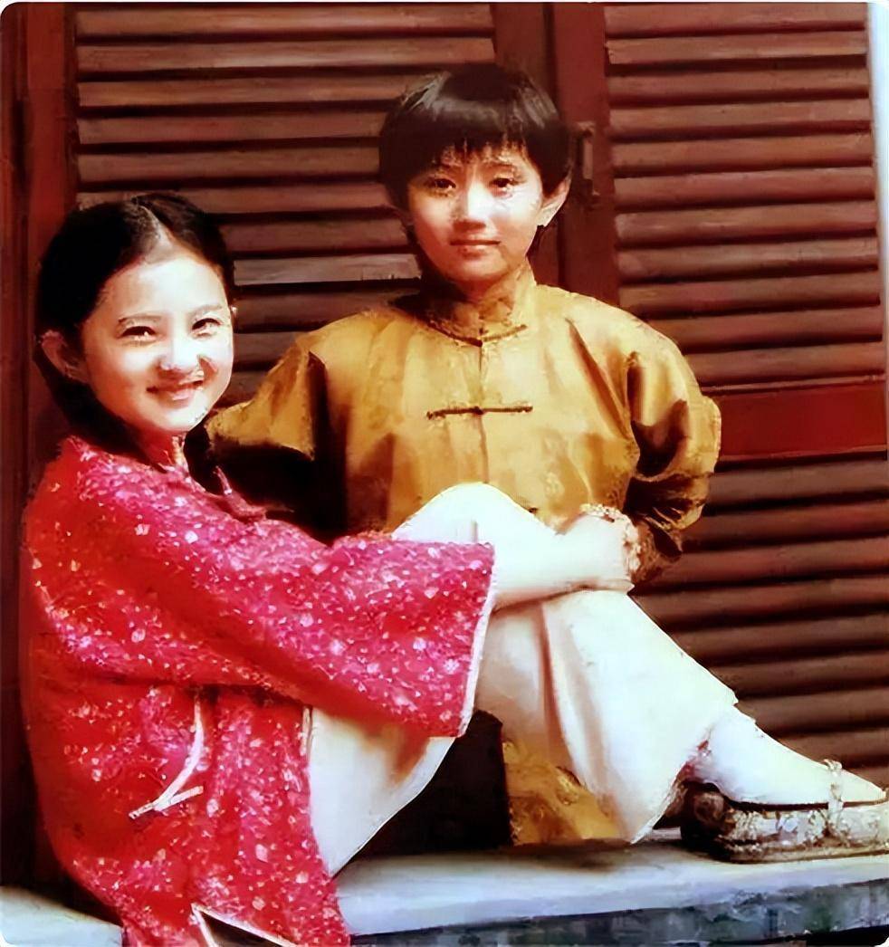 从"家喻户晓"到"销声匿迹",如今43岁单身的叶静为什么白了头
