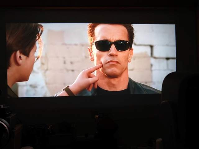 百元投影新标杆,亮度秒杀千元机,哈趣Q1云台投影仪值得拥有