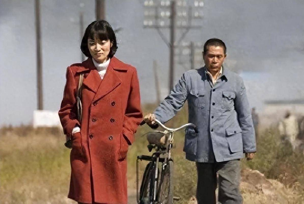 松峰莉璃:靠演鬼子走红,两次嫁给中国男人,盛赞中国很温暖!