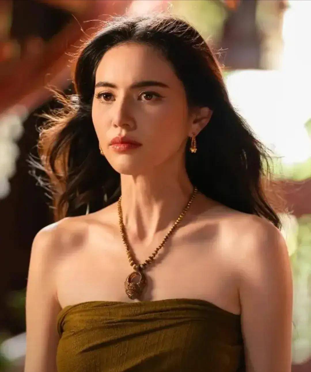 人家说的一入宫门深似海,所以女主得利用自己的智