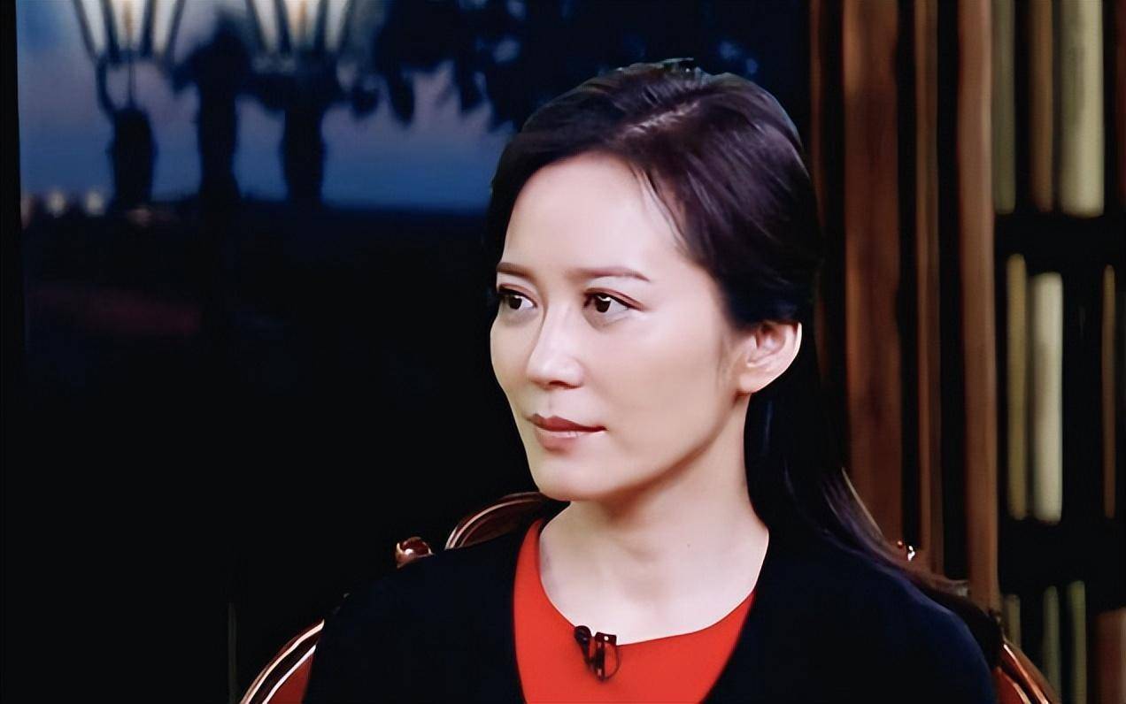 演员俞飞鸿:坚决不结婚,52岁仍单身,有一个男人陪了她20年