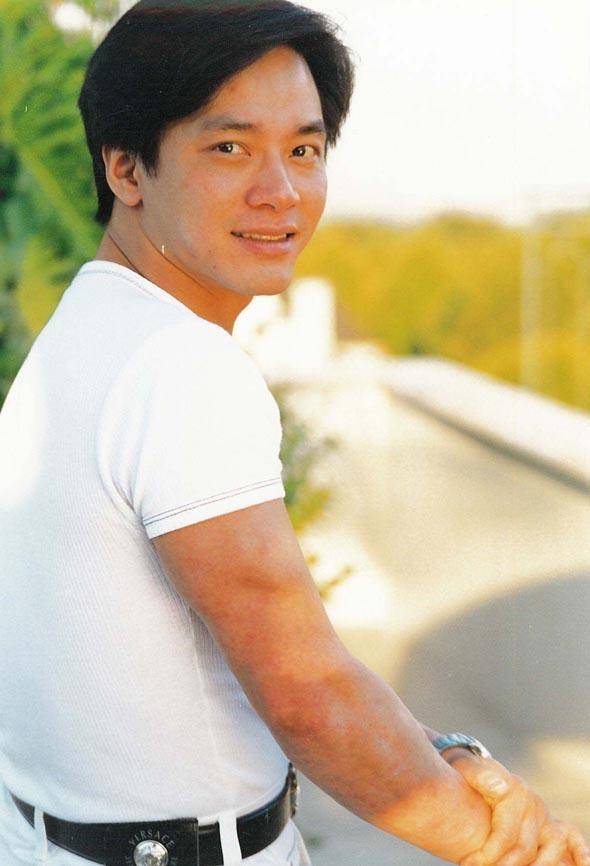 曾和林心如相恋8年,娶小31岁娇妻胖成球_唐季礼_电影_刘芊妤