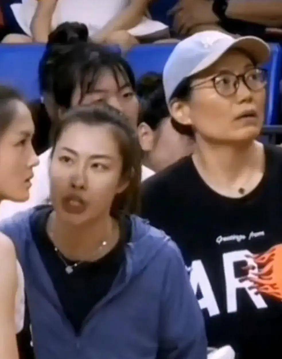 正式官宣!又一位女篮球员担任主教练,中国篮球开启新模式