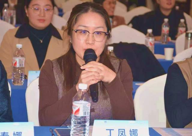 病例汇报段传菊教授,临沂市肿瘤医院庄甲花教授主持讨论临沂市中医