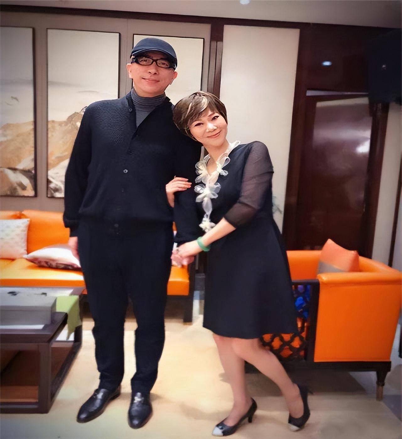 "女乒一姐"曹燕华:烟酒不离身但拿59块金牌,57岁二婚嫁大富豪