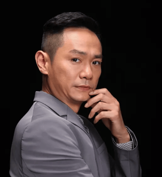 爱妻去世15年,葬礼上哭到昏厥发誓永不再娶的果靖霖,后来怎样了