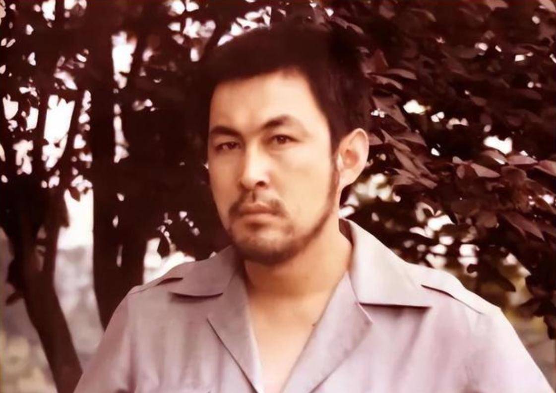 陆树铭墓地照首曝光!制作价超10万,关公石雕守护香炉写招财进宝