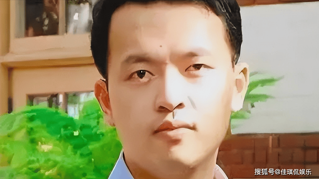 张浩的老婆成为了家中的支柱,为了张浩四处奔波,期待老公回家的那一天