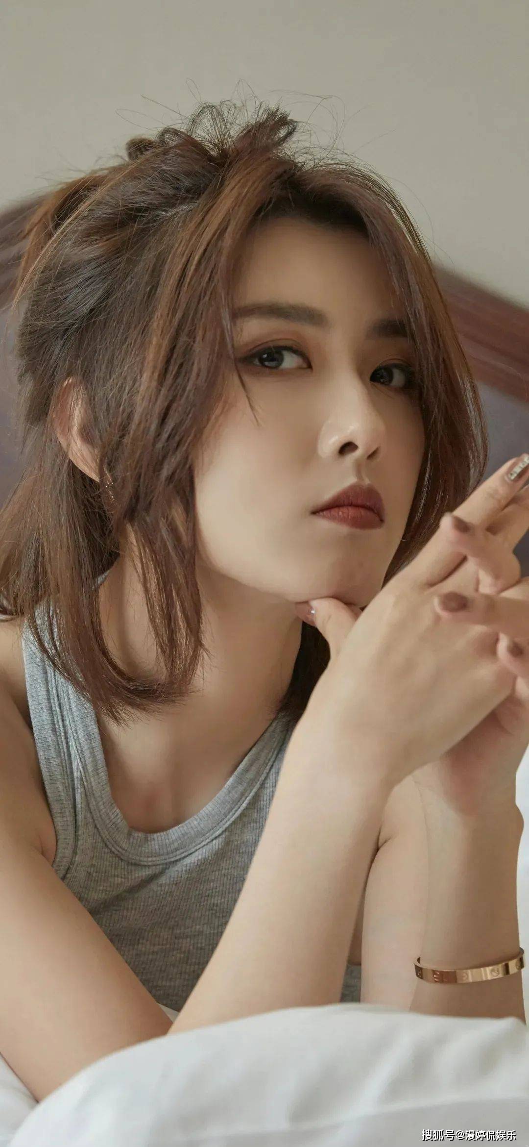 聂小雨,有容乃大完美身材,饱满诱人看一眼就心动
