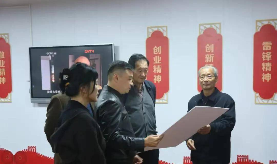 周口市关工委领导到鹿邑县伯阳中学进行调研