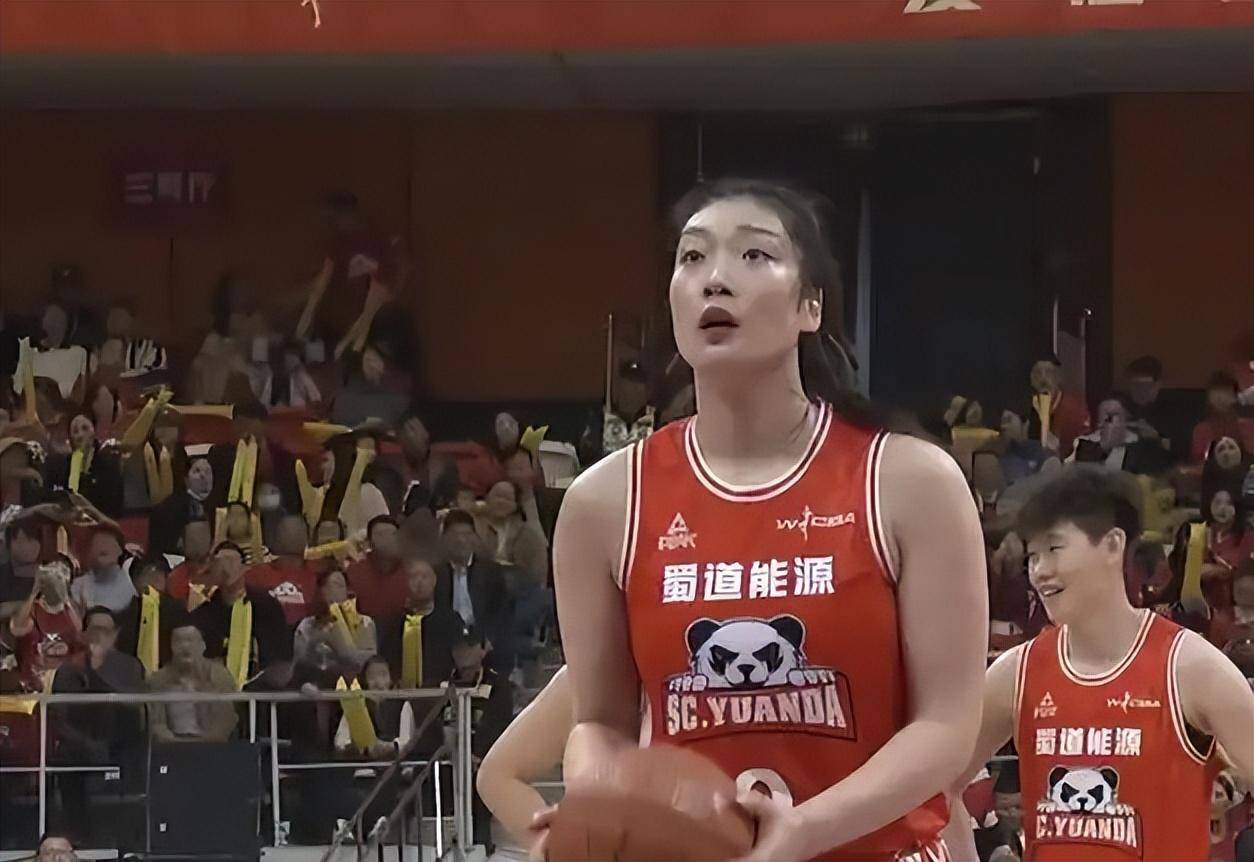 全华班四川女篮碾压江苏,双塔内线统治太无解!