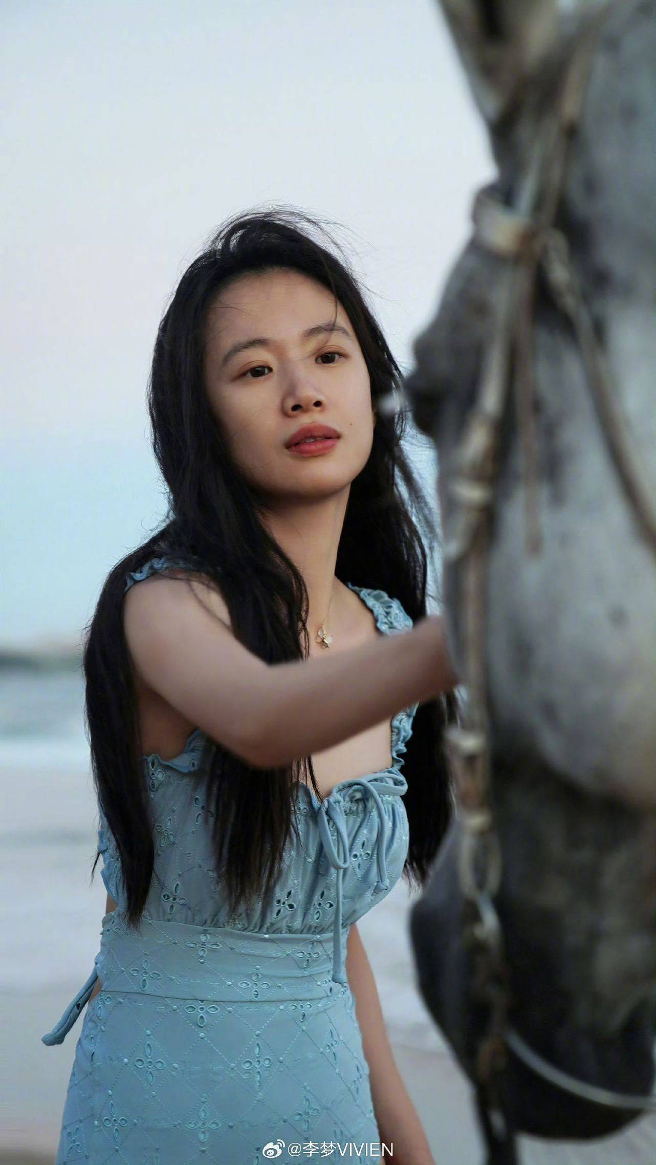 李梦晒友情聊天记录,纷纷表示"好朋友就是人生解药"!