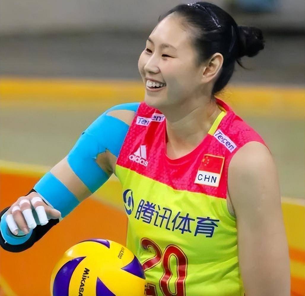 原创颜妮父亲颜会平女儿打球27年伤痕累累如今只希望她找个好老公