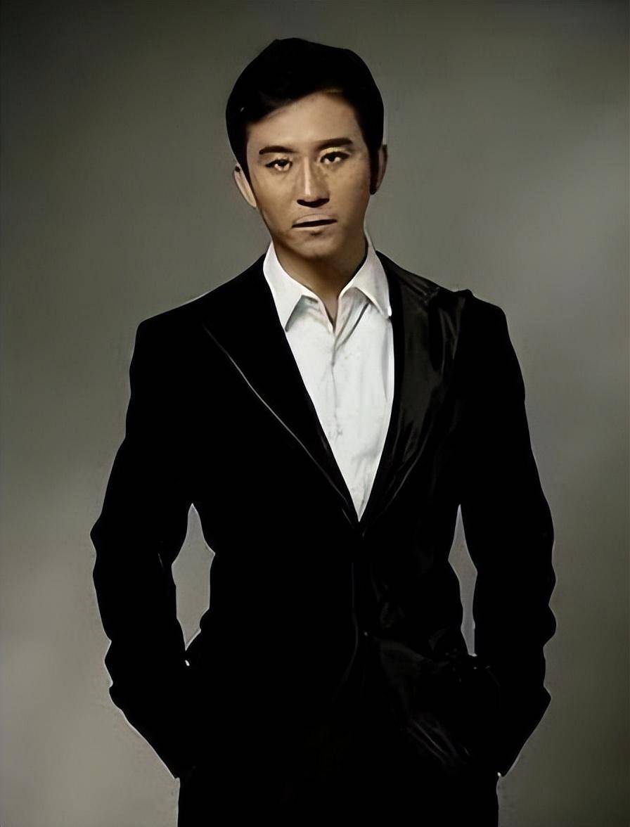 他长得帅,演技好,出道31年戏红人不红,49岁未婚单身令父母心痛_赵毅