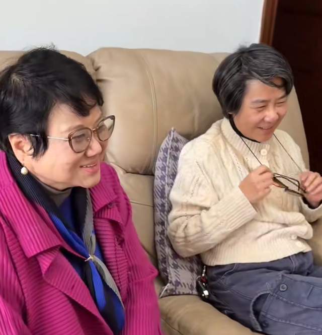 据了解,陈晓黎并不是焦晃的第一任妻子,在这之前,焦晃曾有着两段失败