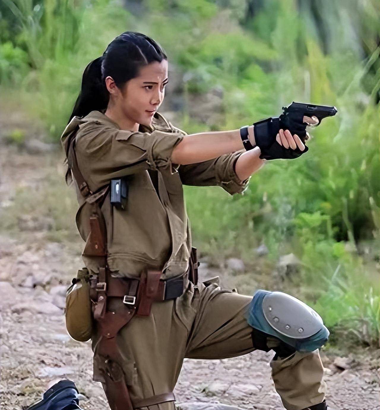 "女版于震"王珂:曾是山东卫视当家主持,后因"军花"红到发紫