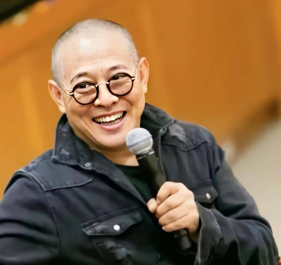 李思:我父亲是李连杰,我母亲是黄秋燕,我从小缺爱是留守儿童