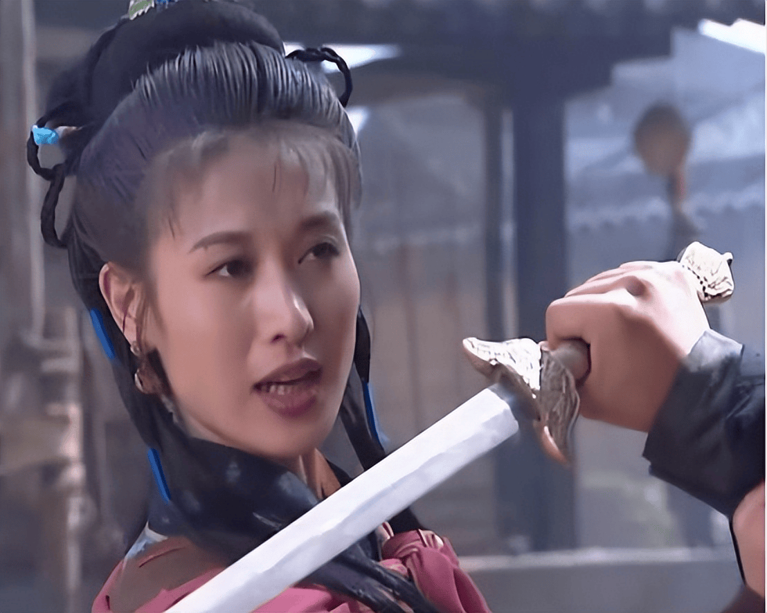 难怪扈三娘嫁给王英时不反抗,你看她被生擒后,宋江都做了什么?