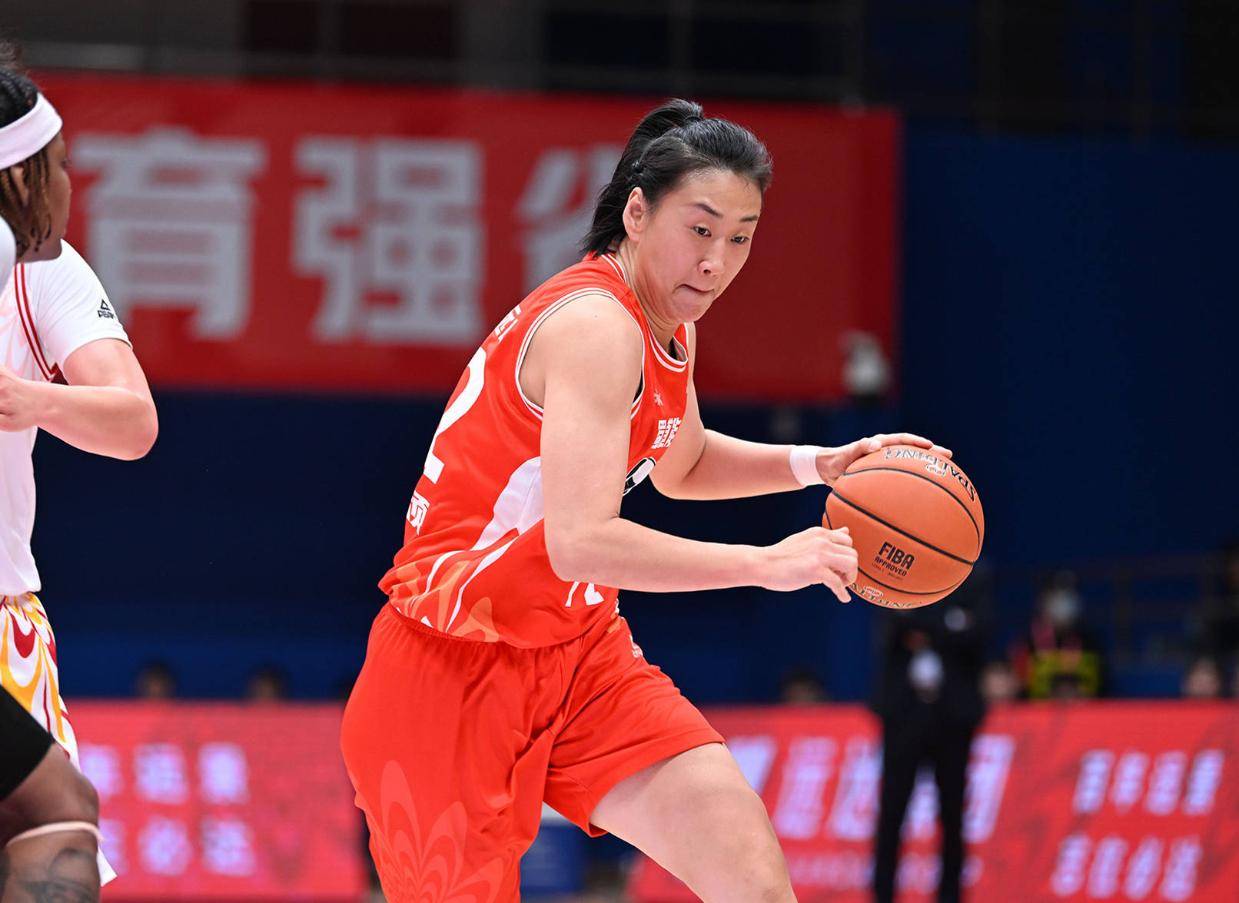 恭喜！中国女篮32岁王牌逆生长：得分篮板本土第一，力压韩旭李梦