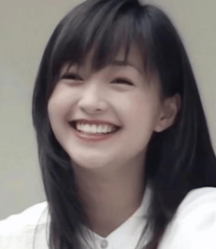 女星李绮红:巅峰时因抑郁症隐退,两拒天王嫁老外,后成白衣天使