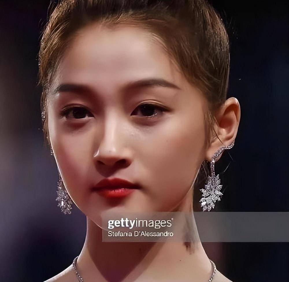 直播高清镜头下的明星!刘亦菲有了年龄感,关晓彤黑眼圈好明显