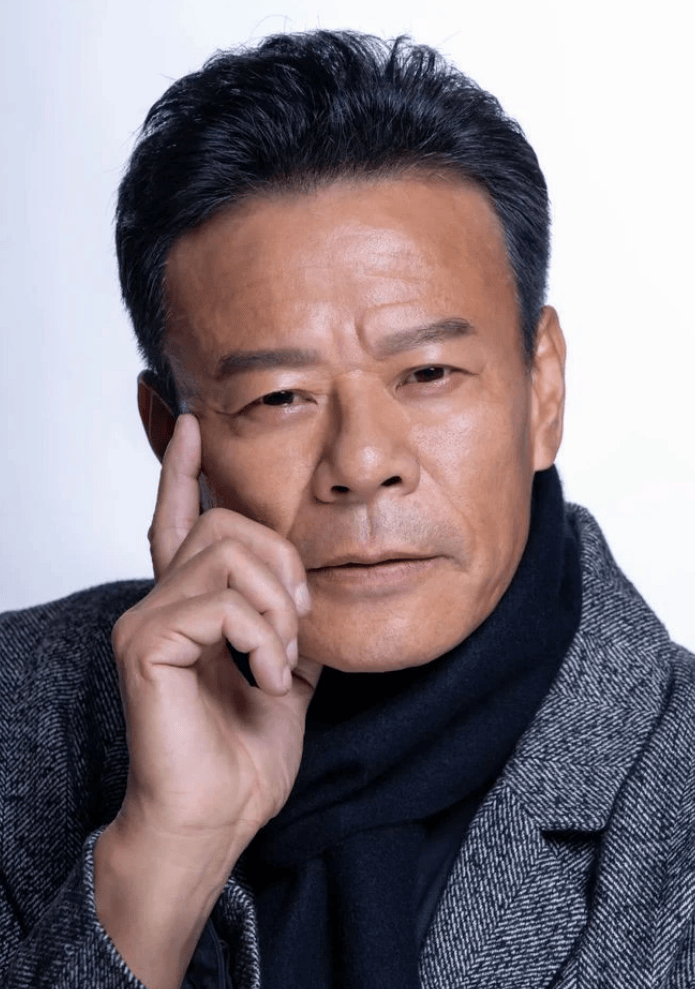 演员黄品沅:出生于红色家庭,49岁改名后走红并用演技征服了观众