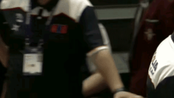 输球又输人！中国男篮被扔水瓶视频被曝，蒙古男篮组委会现场道歉