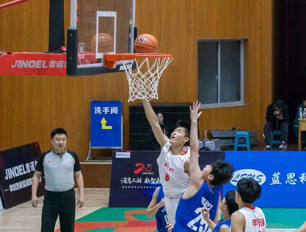 中国男篮新星爆发：29投15中，三大球赛独揽41分！
