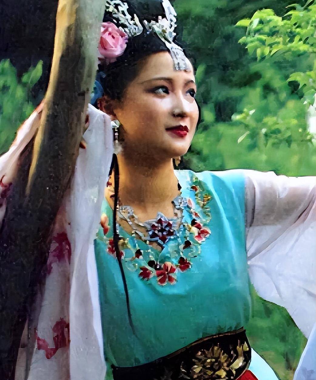 《水浒传》女星今昔,扈三娘越老越美,54岁孙二娘仍然风韵犹存