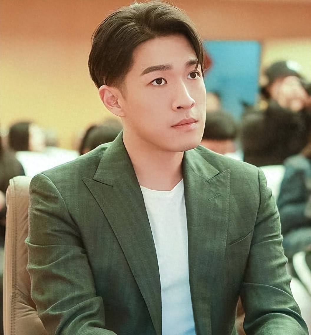 张博宇:张丰毅吕丽萍的亲儿子,今却走上父母老路,成为离婚人士_孙海英