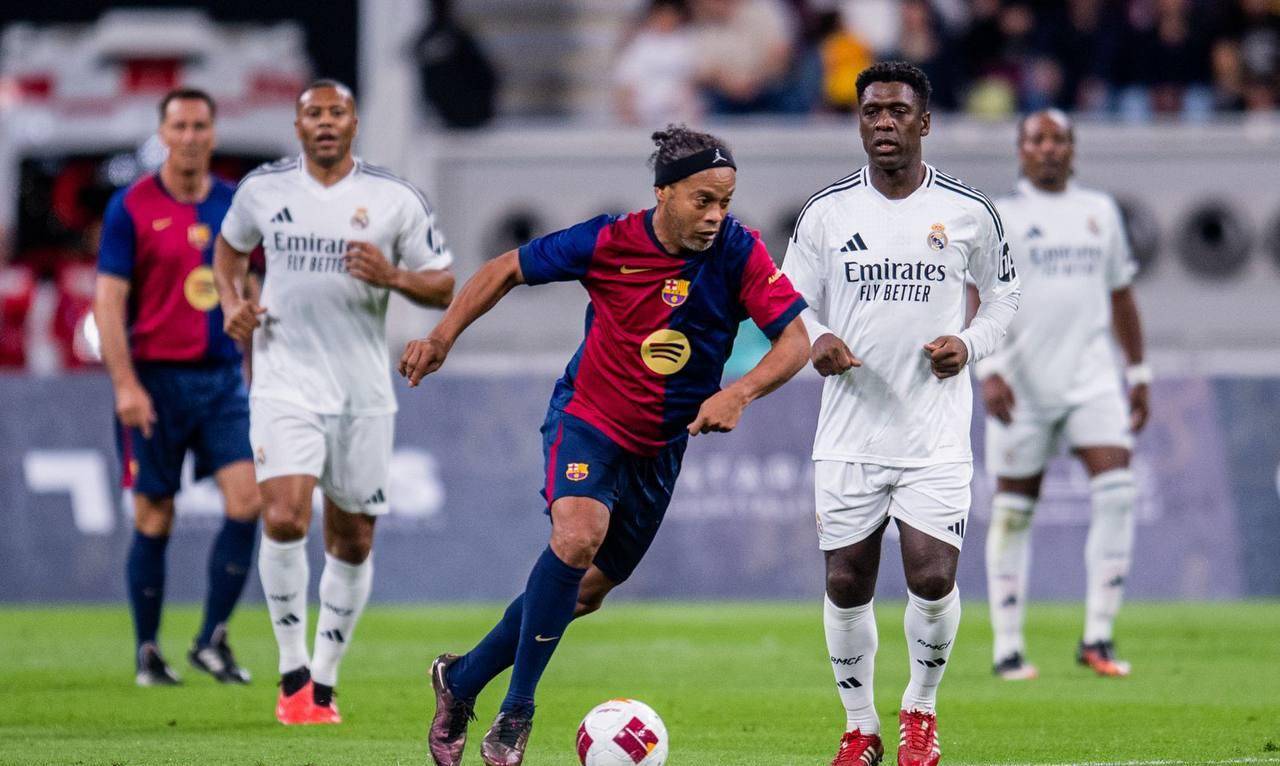 巴萨6-4皇马:44岁小罗无解世界波,菲戈