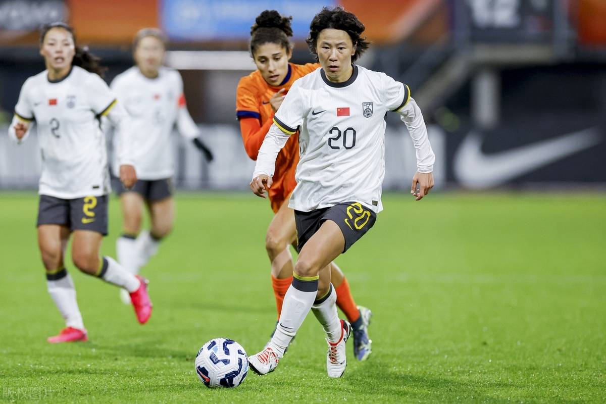 中国女足1-4荷兰,赛后评分出炉:不是王霜最低,而是中国队30号