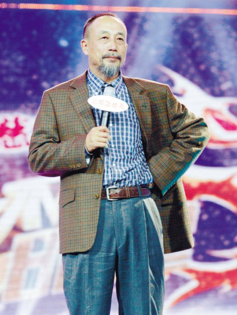 孙海英:养张丰毅不要的儿子,娶嫁人3次的吕丽萍,傻人有傻福!