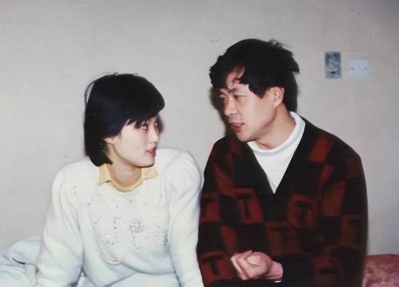 不过,在2014年,迟旭南变身《向阳生长》的制片人,并指明要父亲迟志强