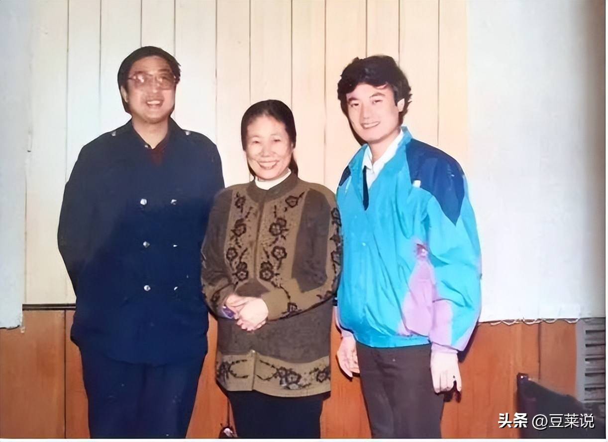 孙松,和妻子相爱半生,因工作无儿女,没让母亲享天伦之乐成遗憾