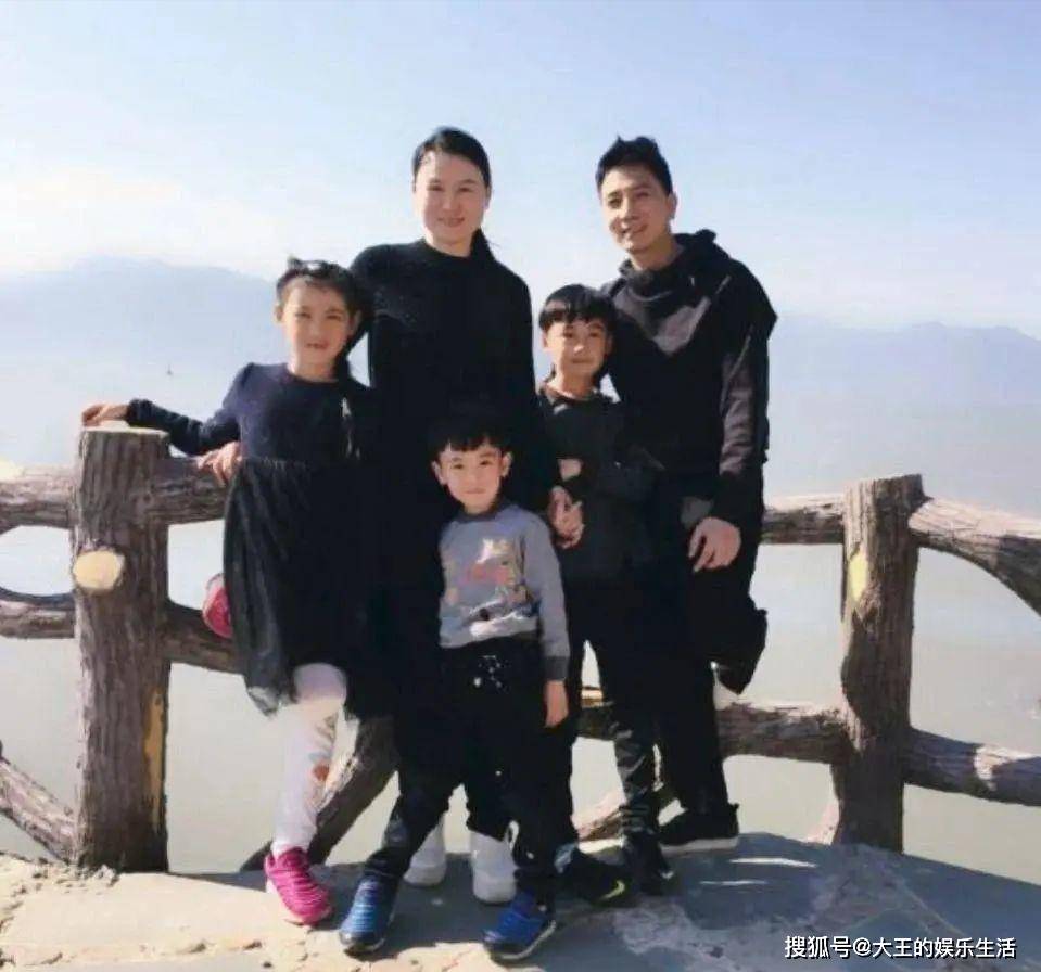 林生斌"人设崩塌"!移民澳洲,与保姆儿子交往密切,真相不简单