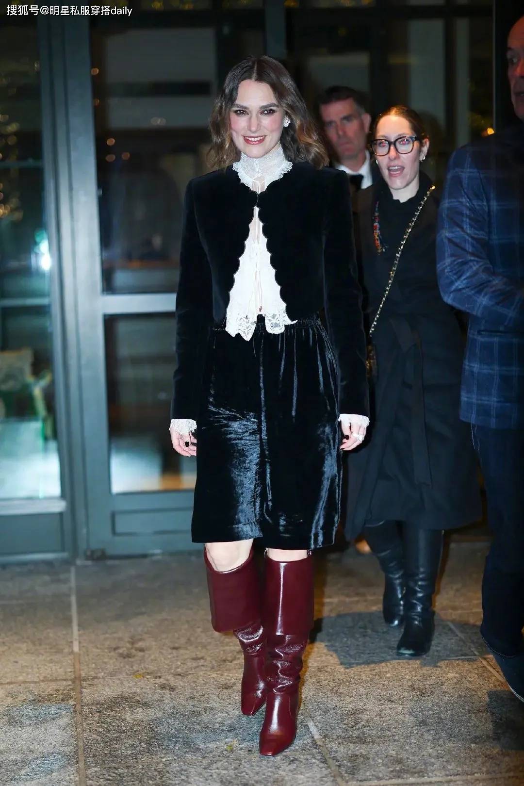 看了39岁凯拉·奈特莉7套新造型！才发现，她穿搭风格多变且有质感_搜狐网, image size:1080x1620