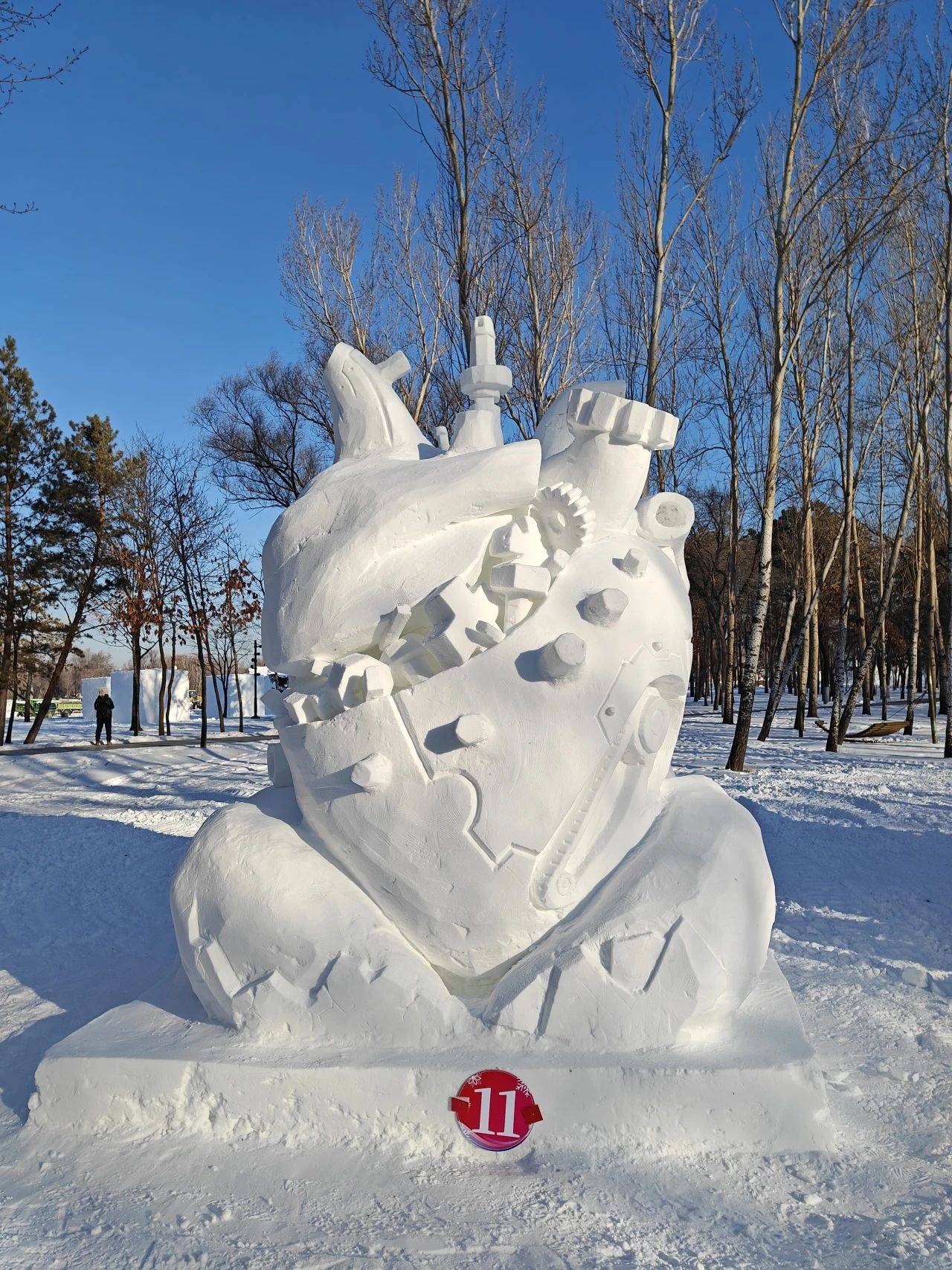 第十届黑龙江省大学生雪雕比赛落幕