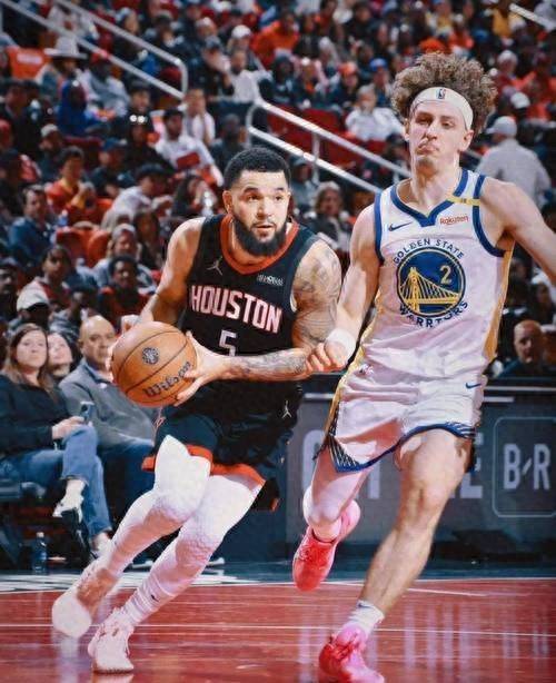 公牛队愿意用朗佐鲍尔交换次轮选秀权?火箭队快出手!