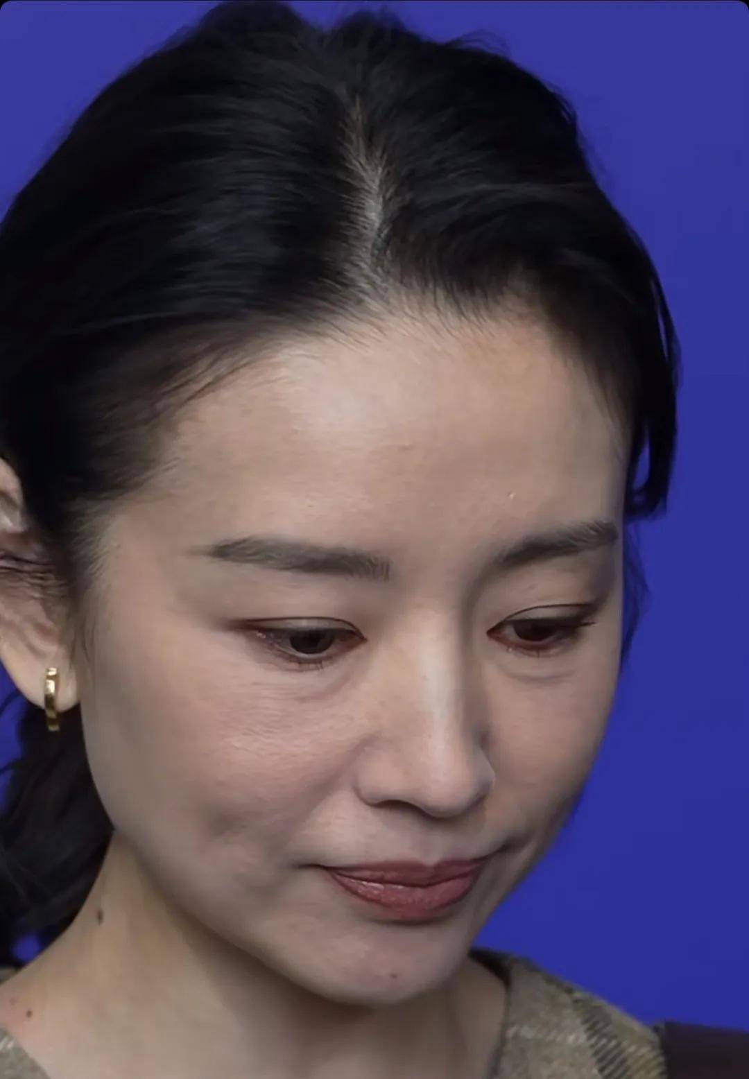 惹争议,生图被嘲笑又老又丑,网友:看不懂明星的时尚_儿子_潘粤明_气质