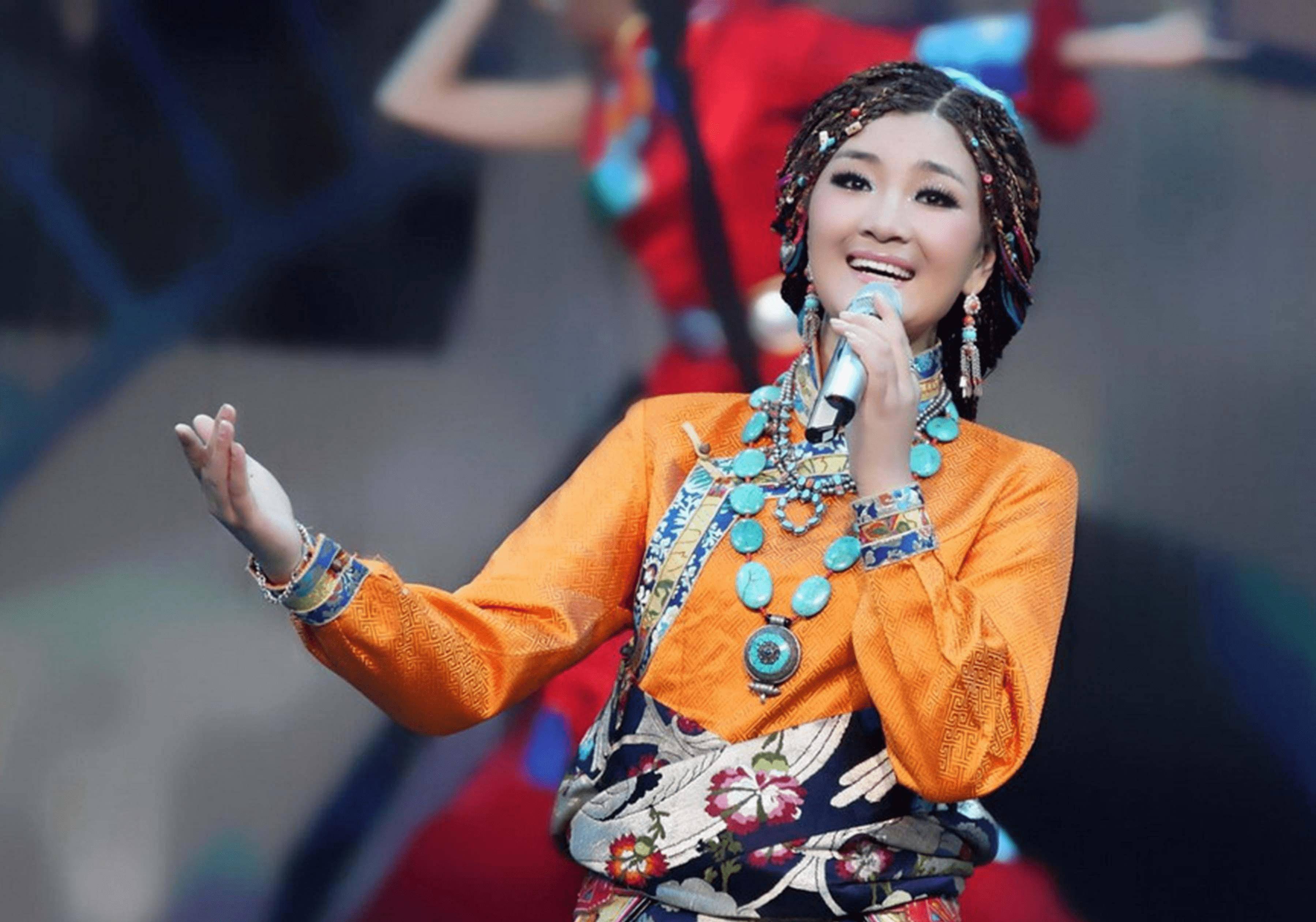 降央卓玛,给3个兄弟买车,被婆婆当亲女儿疼爱,如今生下3个儿子