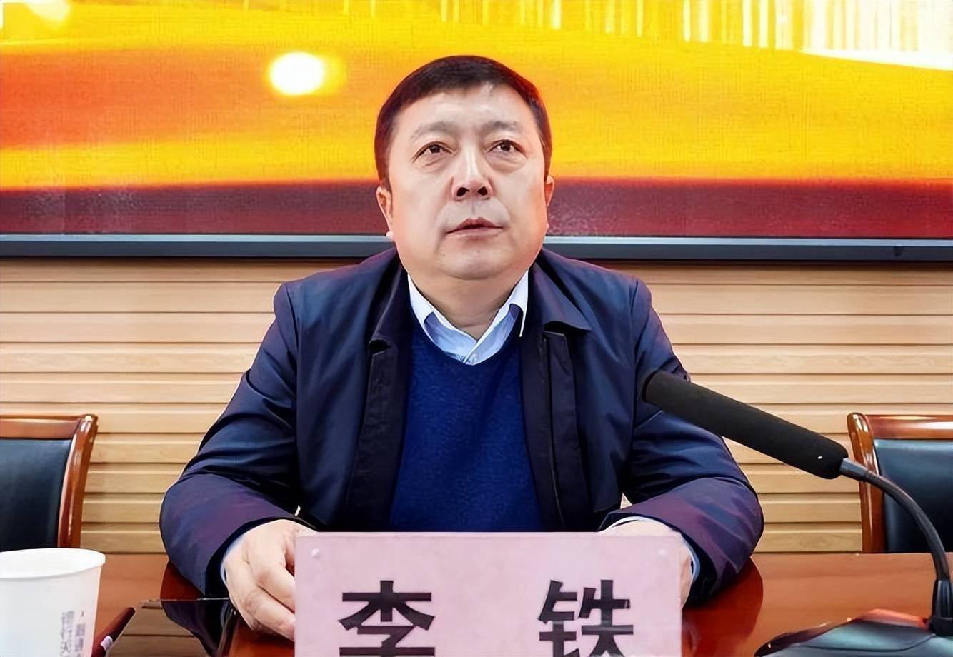 李铁12强赛盲目带货引风波,辞职后与朋友通话:我不是完人