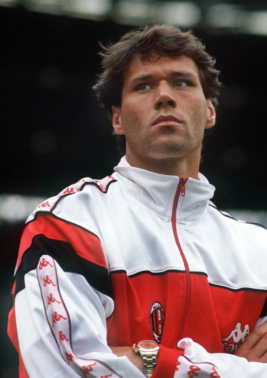 荷兰三剑客古力特 巴斯滕 里杰卡尔德图片分享,意甲 欧冠 欧洲杯