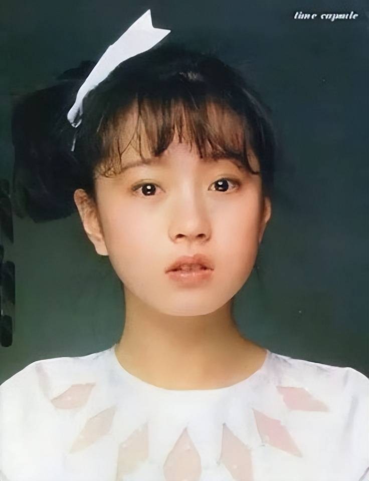 1982年17岁中森明菜出道,一张我见犹怜的脸颠倒众生,59岁仍单身