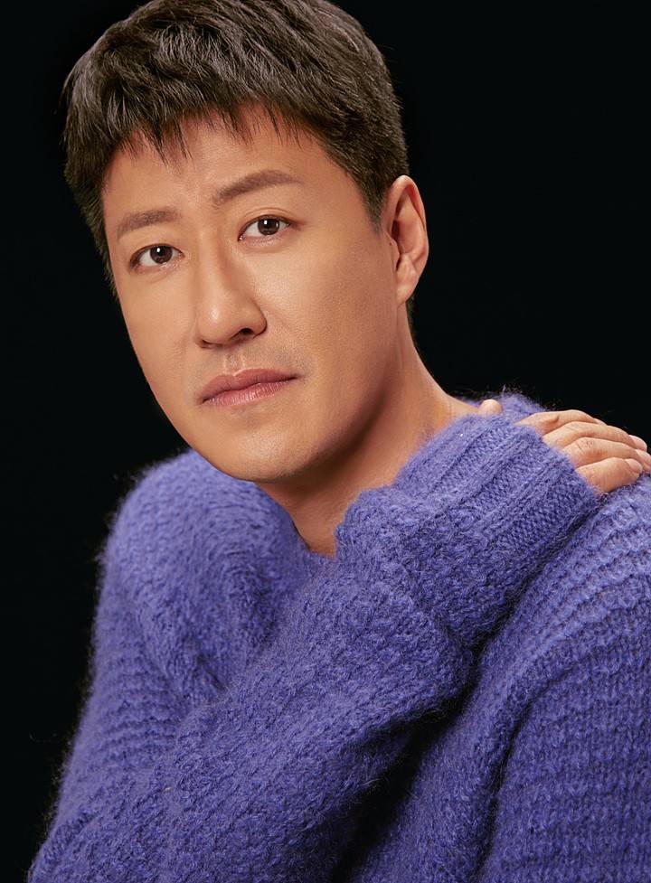 演员于震:曾陷家暴传闻,半年婚姻成空话,如今"躲"回农村老家