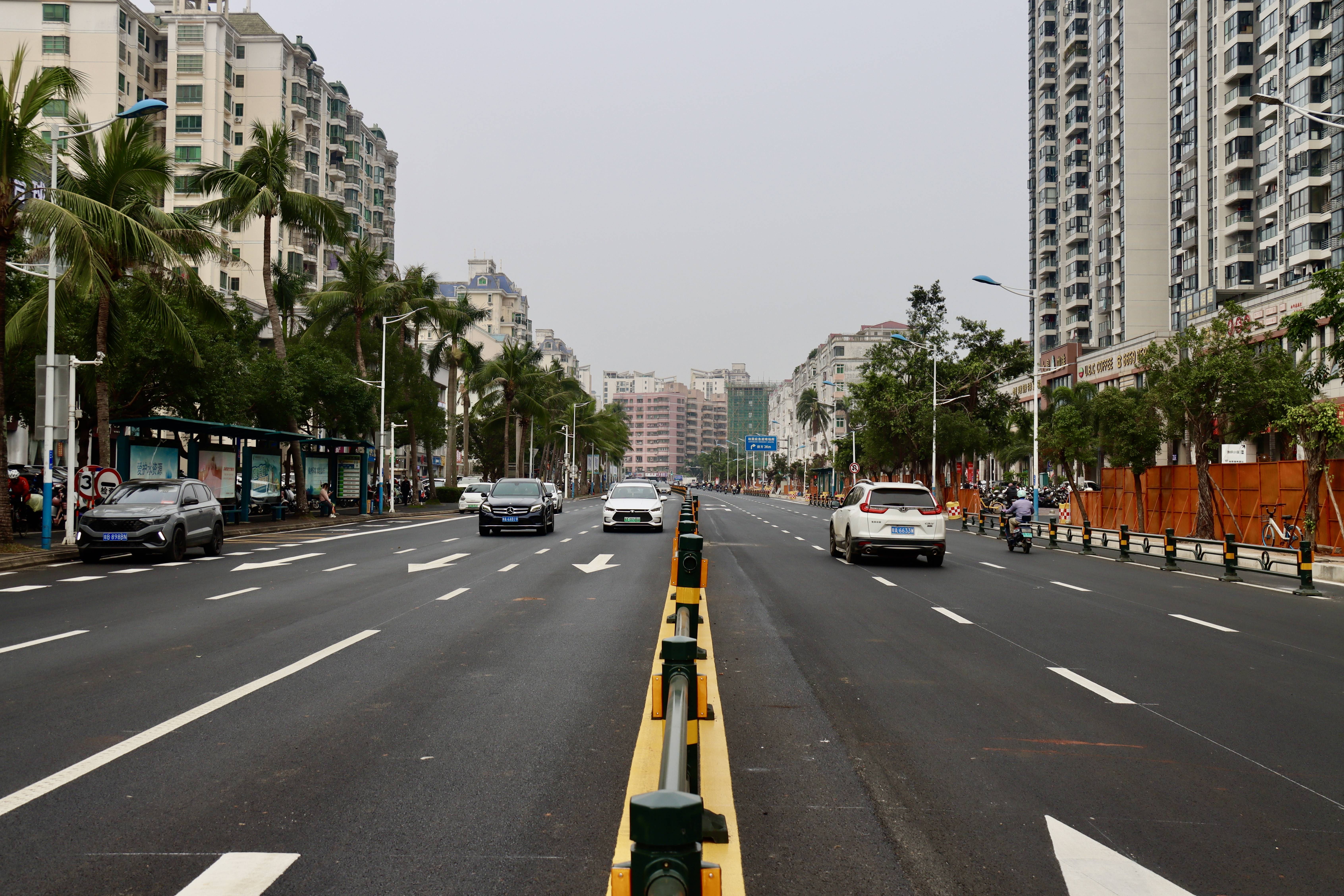 赞!四车道变为六车道通行更顺畅了