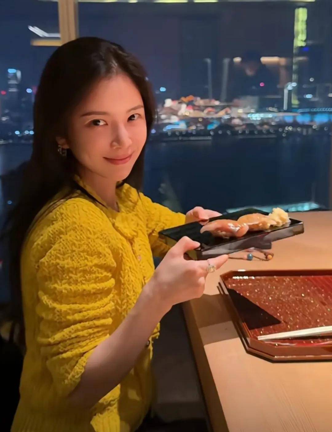 杜淳老婆王灿有洁癖,坐高铁住酒店都要消毒,做烤瓷牙撞脸宋慧乔